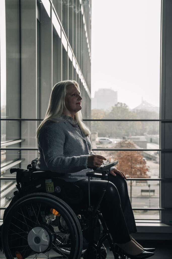 Das Foto zeigt eine Profilaufnahme von Stephanie Aeffner. Sie ist Politikerin im Bundes-Tag.